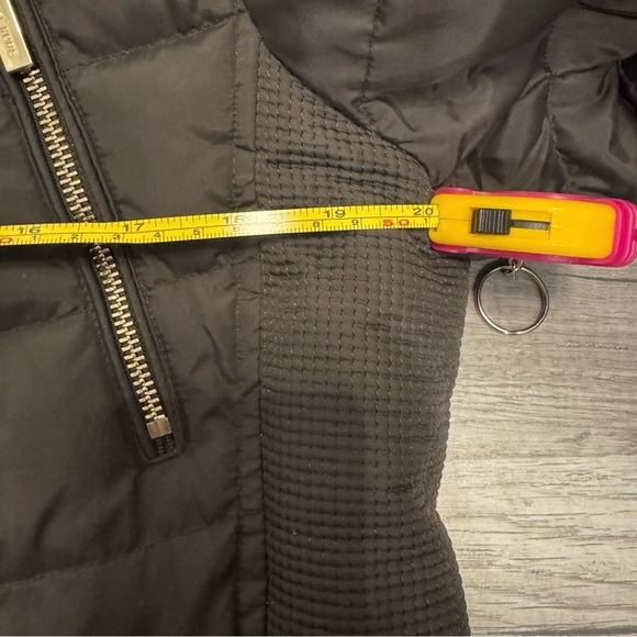 Michael Kors Army Green Puffer Coat with Fur Trim- Excellent Condition - Picture 3 of 5